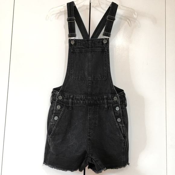 Madewell High Rise Washed Black Denim Adirondack Short Overalls - Picture 5 of 16